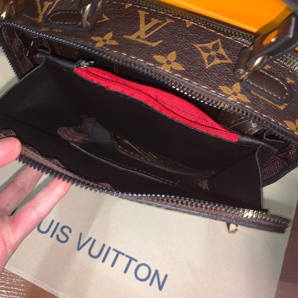 Purse - Picture 3 of 3